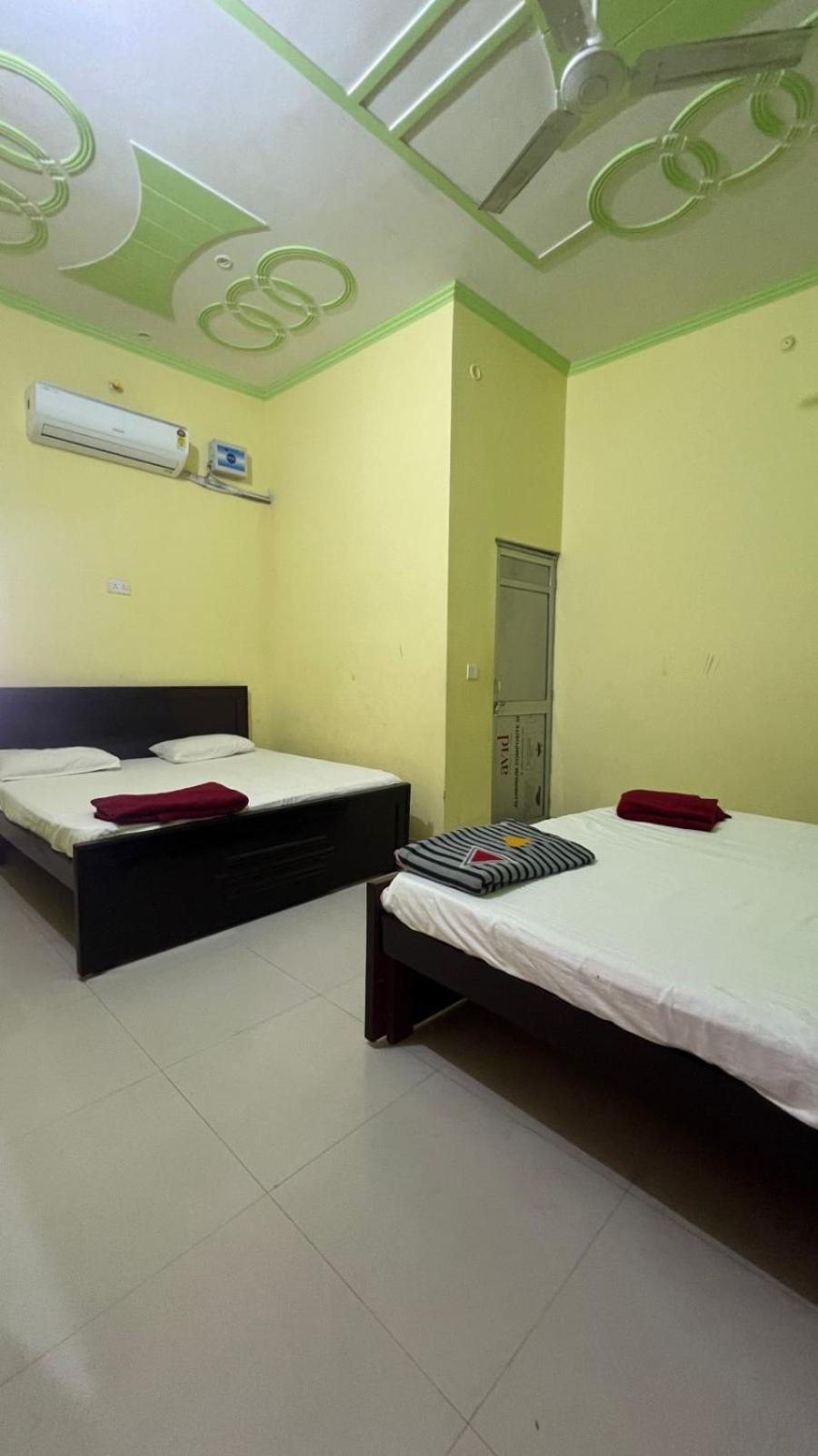 Hotel Vijay Palace Ayodhya Extérieur photo